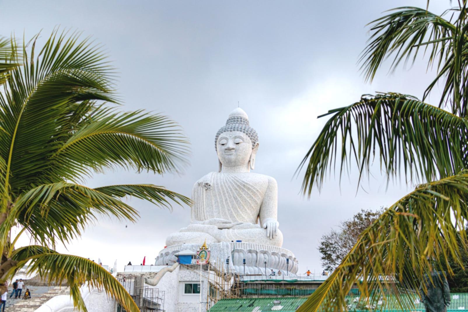 Ambiente tranquillo allestito per la pratica di tecniche respiratorie meditative